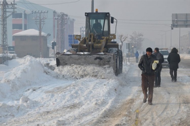 15 yerleşim yerinin yolu kapandı