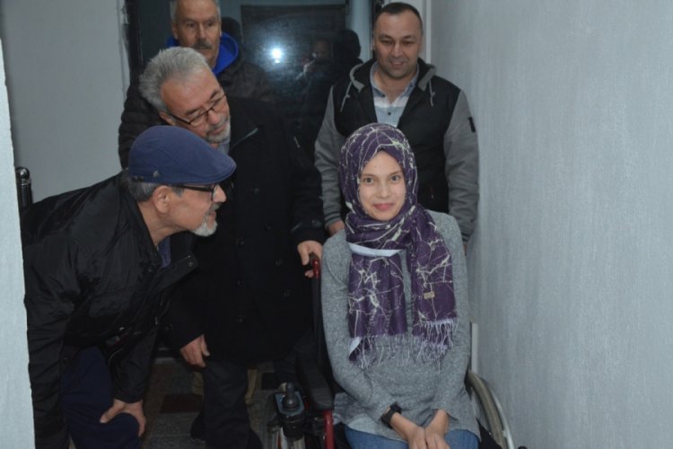 İstediği ak&uuml;l&uuml; arabasına Engelliler G&uuml;n&uuml;'nde kavuştu
