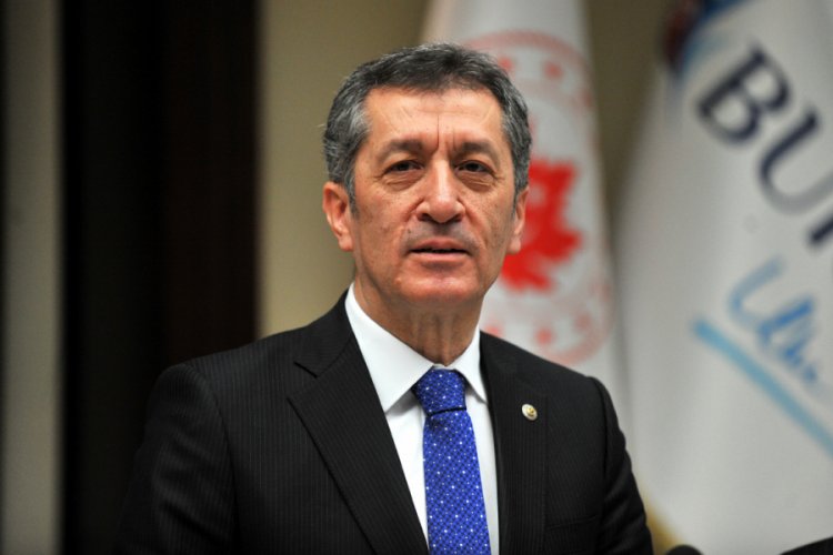 Bakan Sel&ccedil;uk Bursa'da: Gen&ccedil;lerimizin yeteneklerinin ortaya &ccedil;ıkmasını &ouml;nemsiyoruz