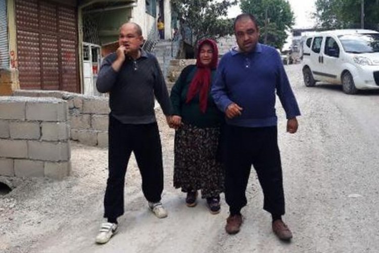 Fedakar anne 27 yıldır 2 engelli oğluna bakıyor