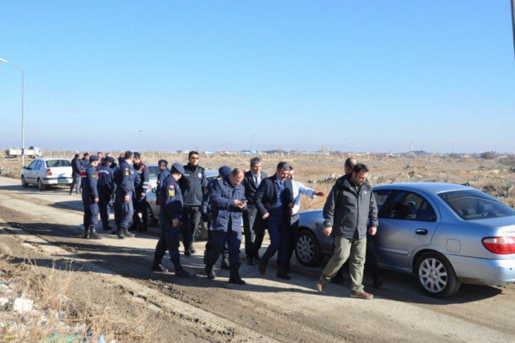 &Ccedil;&ouml;pl&uuml;kte pimi &ccedil;ekilmiş el bombası bulundu