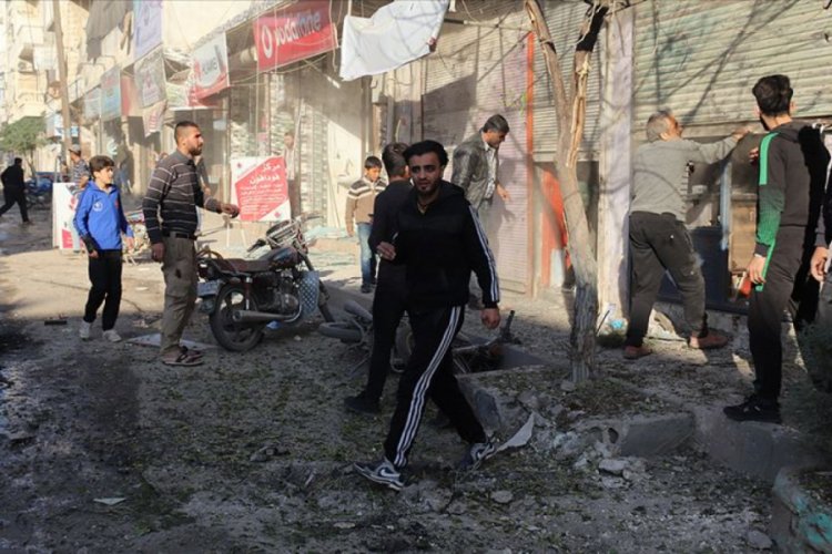 Tel Rıfat'ta yuvalanan YPG/PKK'lı ter&ouml;ristler Azez'deki sivillere saldırdı