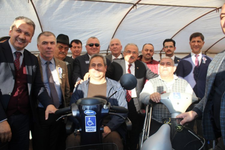 36 engelli kişiye ak&uuml;l&uuml; ara&ccedil; dağıtıldı