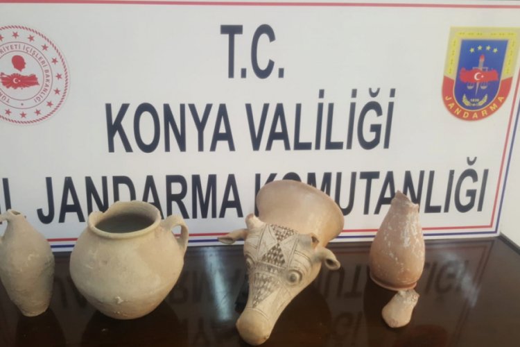 Tarihi eserleri satmak isterken jandarma yakaladı