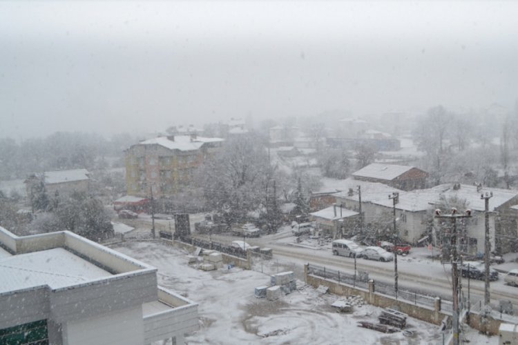 Bursa'nın dağ ilçeleri beyaza büründü