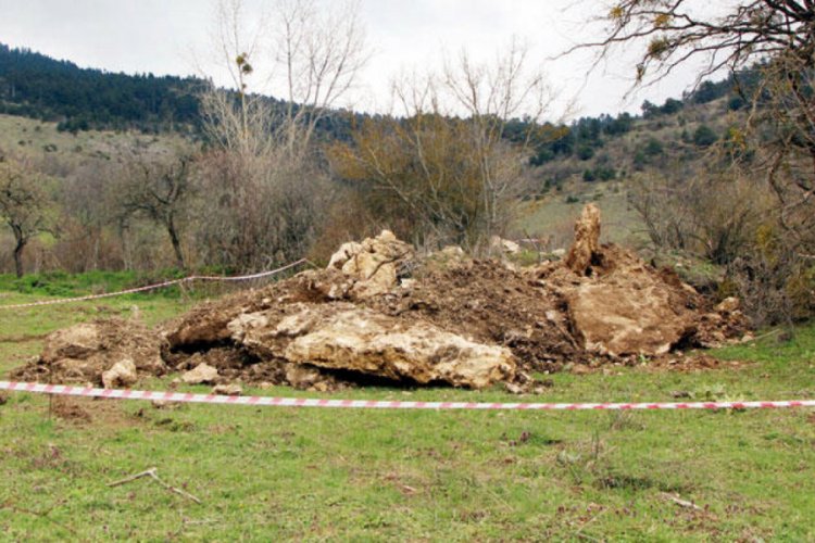 Defineci m&uuml;d&uuml;r g&ouml;reve d&ouml;nd&uuml;, albay emekliliğe ayrıldı