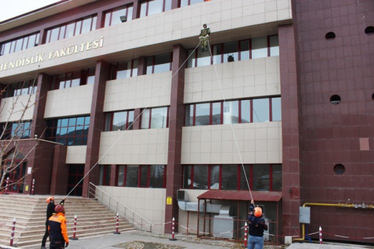 Bayburt &Uuml;niversitesinde acil durum tatbikatı
