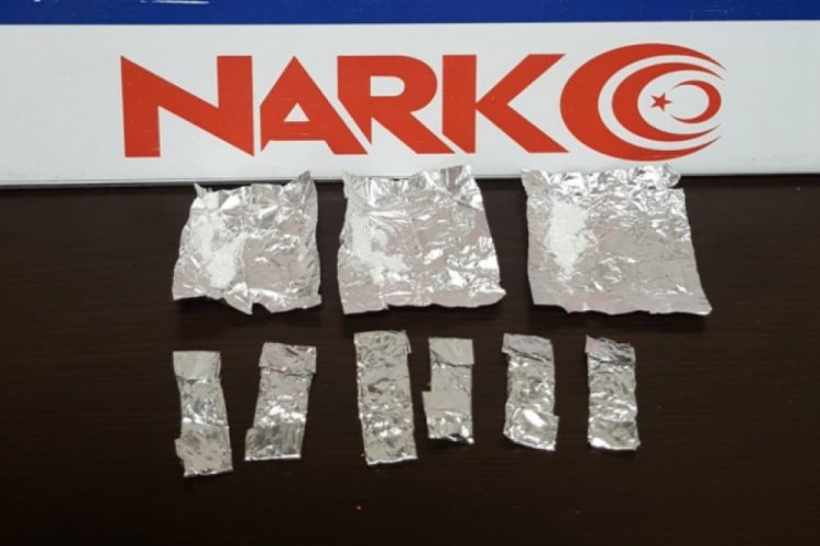 Polis 2 ayrı operasyonda 13 uyuşturucu satıcısını yakaladı
