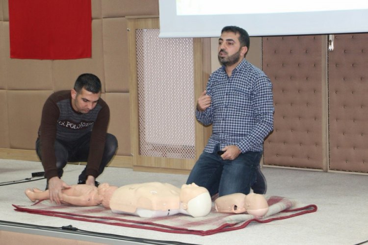 Muhtar ve &ouml;ğretmenlere ilk yardım eğitimi