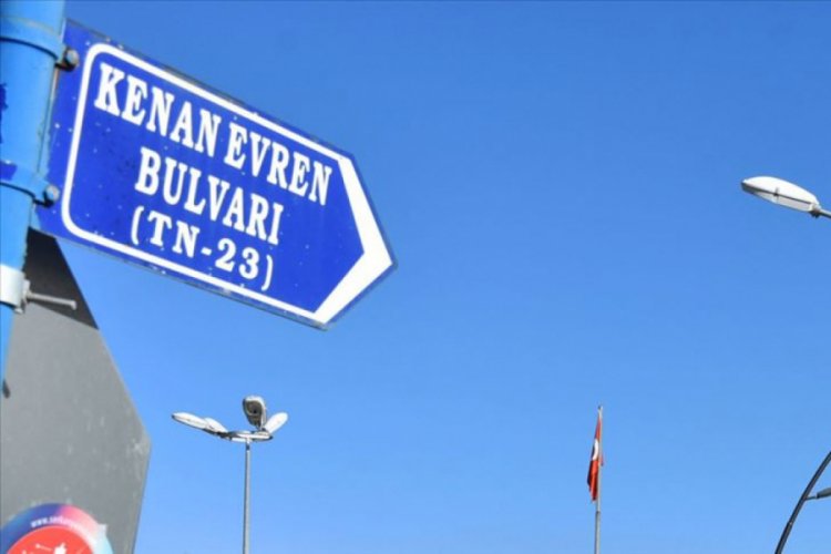 'Kenan Evren' ismi 432 noktada tabeladan silinecek