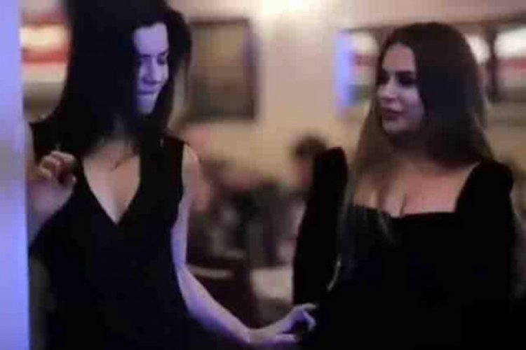 Merve Boluğur, arkadaşlarıyla stres attı
