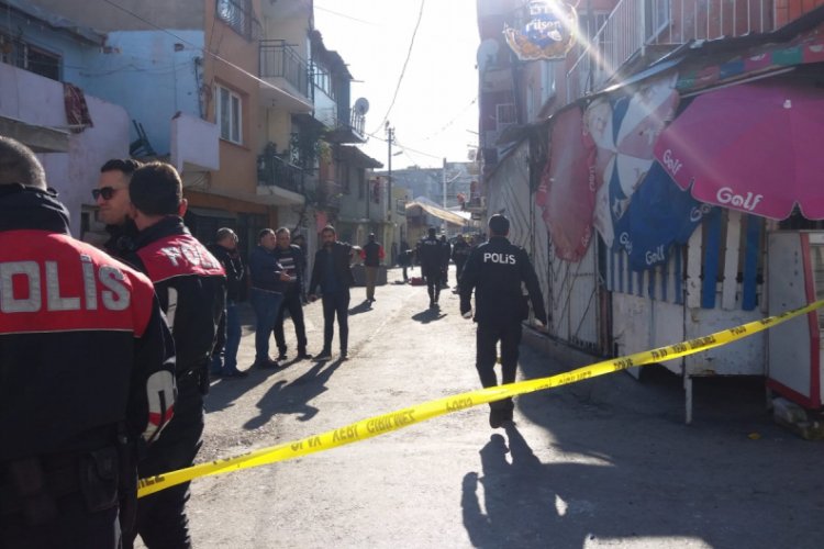 İzmir'de silahlı kavga: 10 yaralı, 6 g&ouml;zaltı