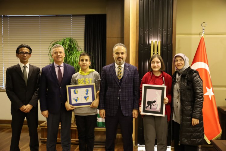 Bursa'da k&uuml;&ccedil;&uuml;k karikat&uuml;ristlerin b&uuml;y&uuml;k başarısı