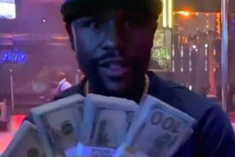 Floyd Mayweather dans&ccedil;ılara 100 bin dolar dağıttı