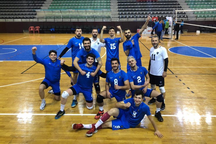 Bursa Karacabey Belediyespor Voleybol Takımı galibiyete odaklandı