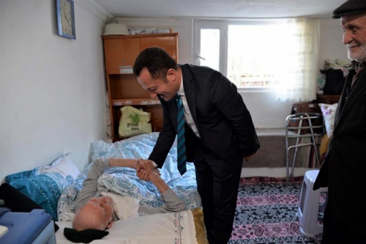 Vali Şent&uuml;rk, 106 yaşındaki asırlık &ccedil;ınarı ziyaret etti