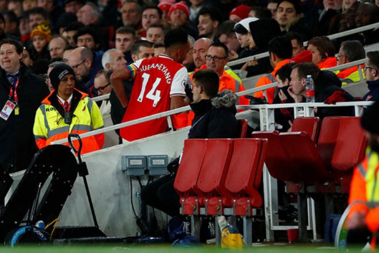 Aubameyang ma&ccedil;ın ortasında tuvalete gitti