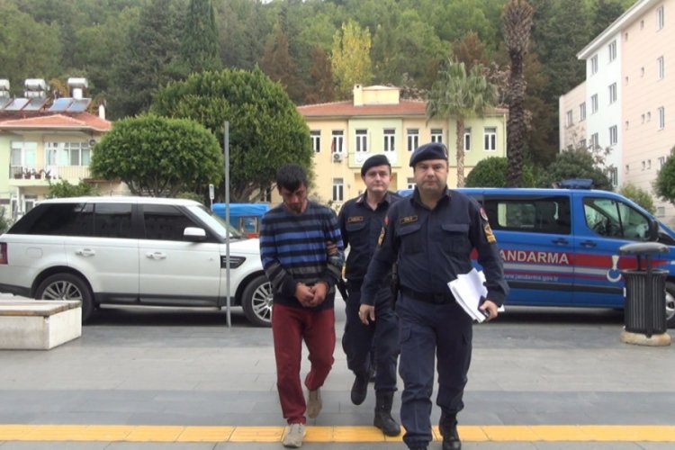5 yıldızlı otelin oyun salonundaki para kasasını &ccedil;aldı