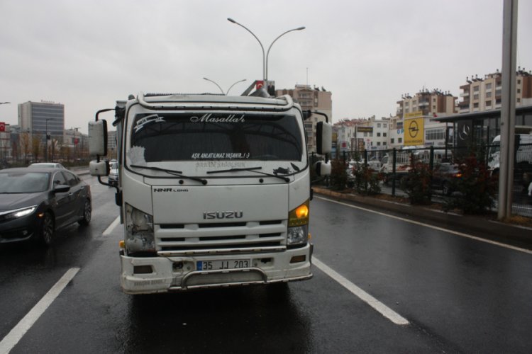 Sağanak yağış trafik kazasını beraberinde getirdi