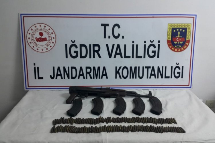 Operasyonda kalaşnikof ele ge&ccedil;irildi