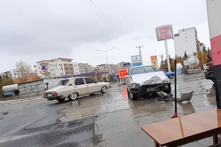 Zincirleme kazada bir kişi yaralandı