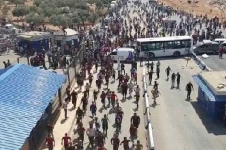 25 bin kişi T&uuml;rkiye sınırına ka&ccedil;tı!