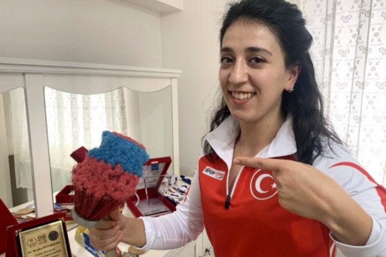 16 yaşında curlingle tanıştı... Hayatı değişti
