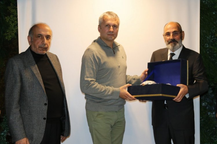İş adamları ile b&uuml;y&uuml;kel&ccedil;iler buluştu