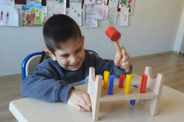 10 yaşındaki &ccedil;ocuk evde &ccedil;ıkan yangında hayatını kaybetti