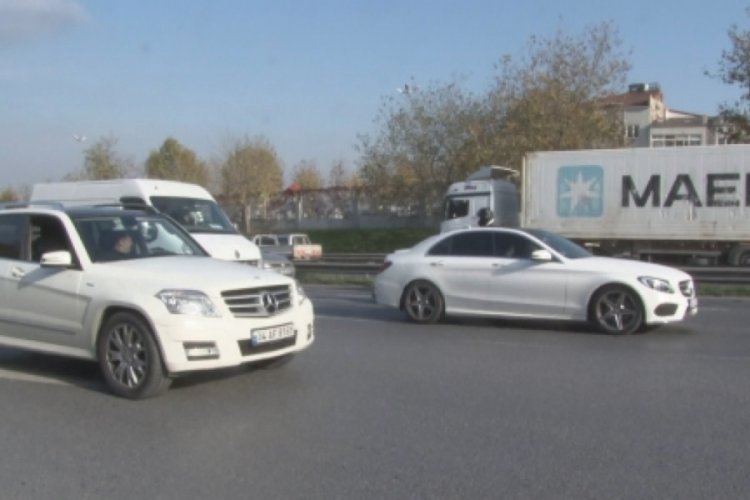 Tıra &ccedil;arparak ağır yaralanan motosikletli hayatını kaybetti