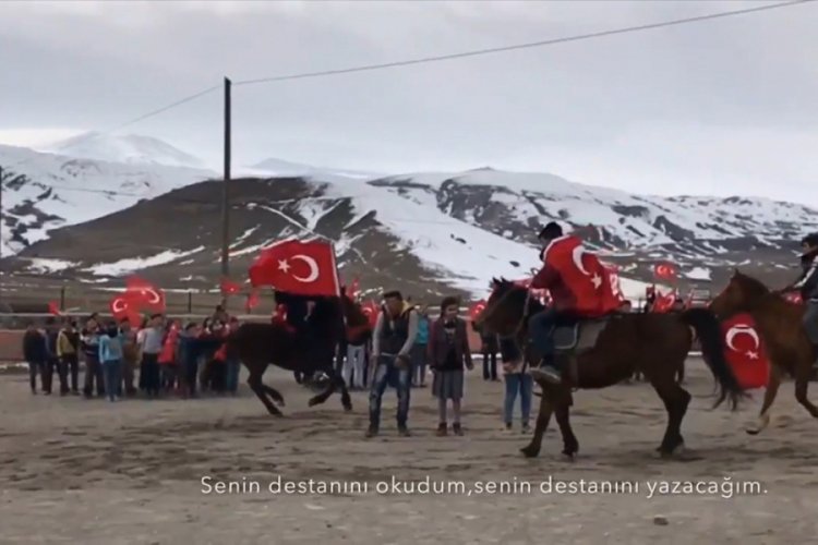 &Ouml;ğrencilerin T&uuml;rk bayraklı klibi binlerce beğeni aldı