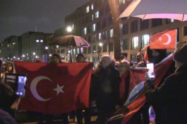 Alman Devlet Kanalı ARD &ouml;n&uuml;nde Atat&uuml;rk protestosu