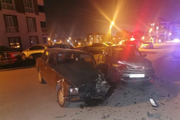 2 otomobilin &ccedil;arpıştığı kazada bir kişi yaralandı