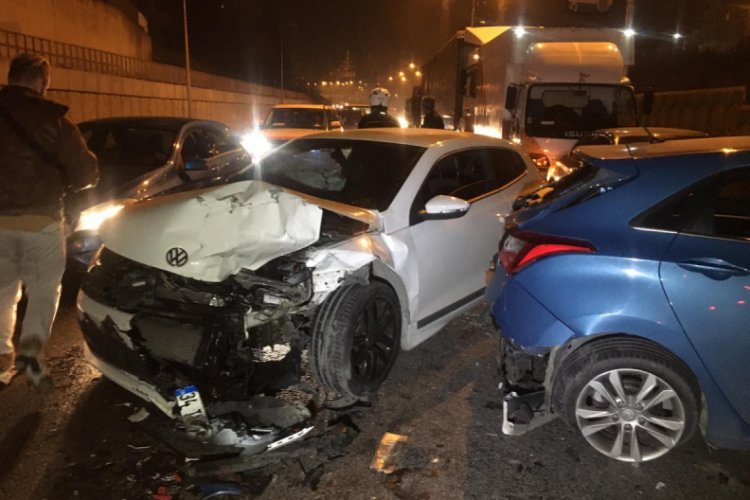 Şile otoyolunda zincirleme kaza: 2 yaralı