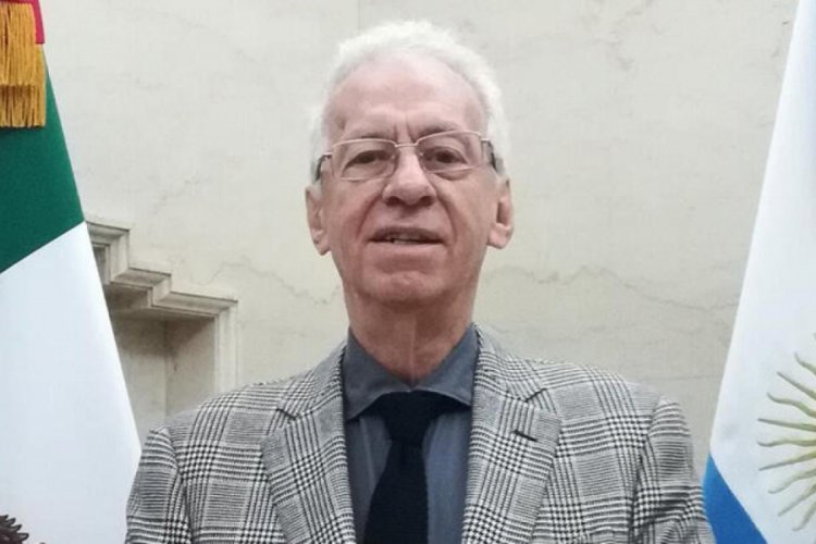 Arjantin'de kitap &ccedil;almakla su&ccedil;lanan Meksikalı b&uuml;y&uuml;kel&ccedil;i geri &ccedil;ekildi