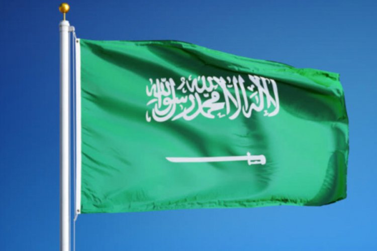 Suudi Arabistan'da kadınlar artık erkeklerle aynı kapıyı kullanabilecek
