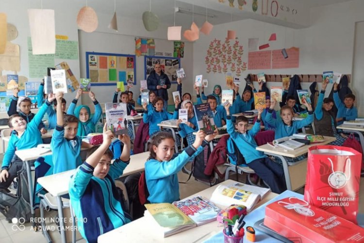 Kaymakamlıktan &ouml;ğrencilere kitap desteği