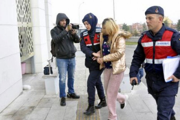 1'i kadın 4 kişi hırsızlık yaparken yakalandı!