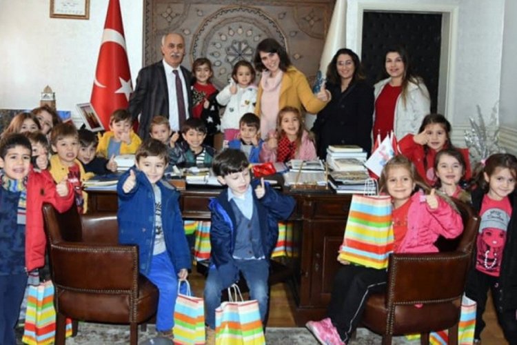 Miniklerden Bursa Yenişehir Belediye Başkanı Aydın'a ziyaret