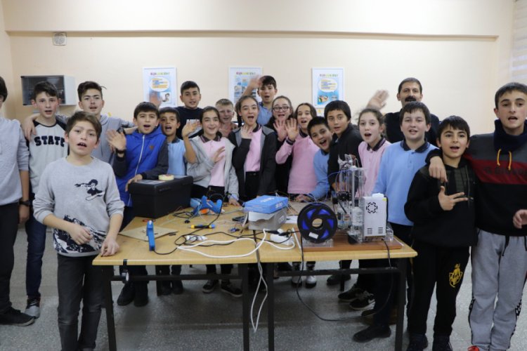 Okulu proje fabrikası haline getirdiler