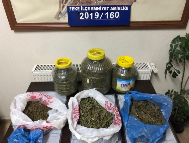 Torbacıların evinden 104 bin lira para &ccedil;ıktı