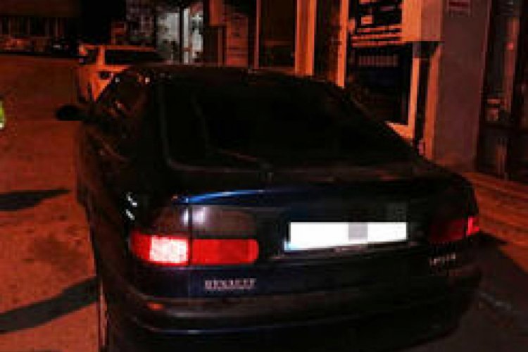 İstanbul'da sahte plakalı ara&ccedil;la yakalandılar