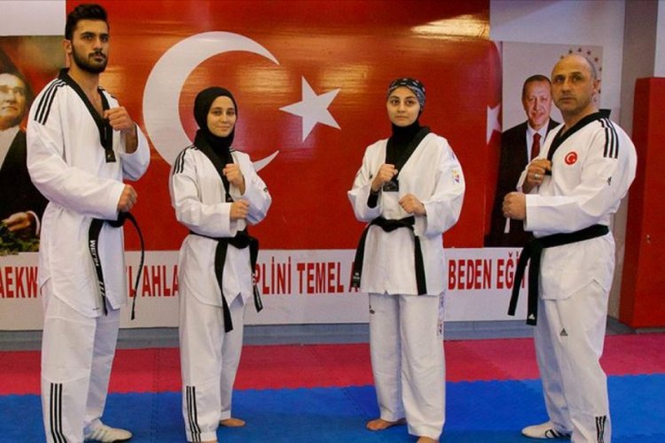 Tekvandocu polis memurunun sporcu &ccedil;ocukları