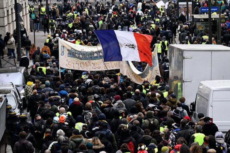 Fransa'da Macron karşıtları yine sokağa &ccedil;ıkacak