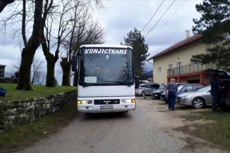 Bosna Hersek'teki Vucjak Kampı'nda kalan g&ouml;&ccedil;menler taşınıyor