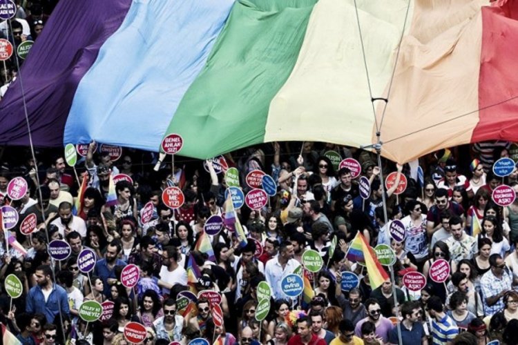 Merriam-Webster'a g&ouml;re 2019 yılının s&ouml;z&uuml;: Cinsiyet bildirmeyen 'they'