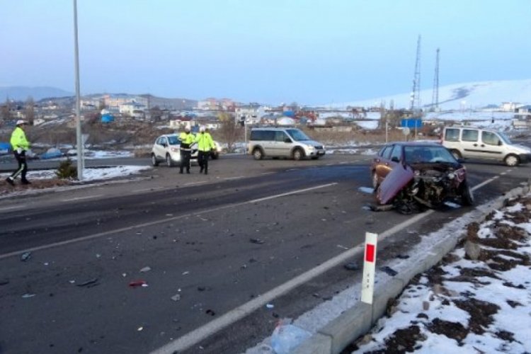 Ardahan'da trafik kazası: 4 yaralı