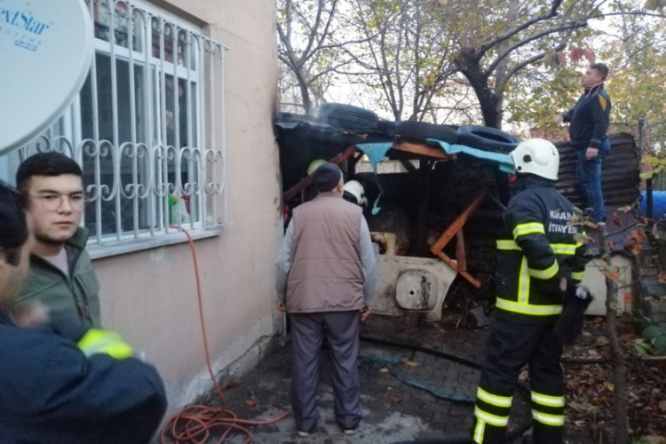 Barakada sigara i&ccedil;mek isterken 5 katlı binayı k&uuml;le &ccedil;eviriyorlardı