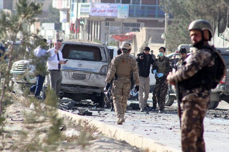 Afganistan'da ABD hava &uuml;ss&uuml; yakınında saldırı