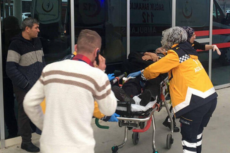 Sokakta y&uuml;r&uuml;rken pompalı t&uuml;fekli saldırıda yaralandı